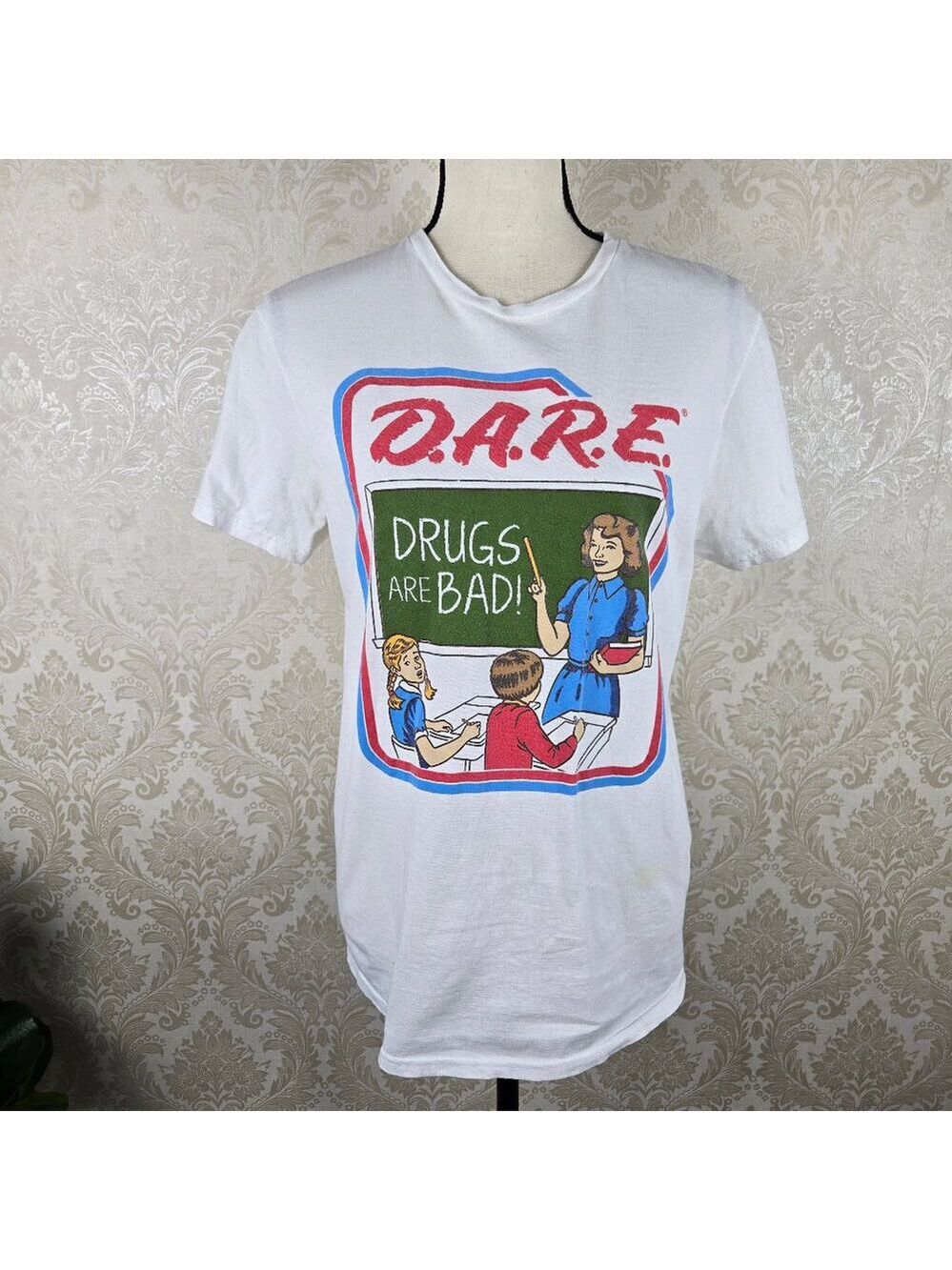 DARE Size Medium White Old School Graphic T-shirt Short Sleeve Round Neck Retro